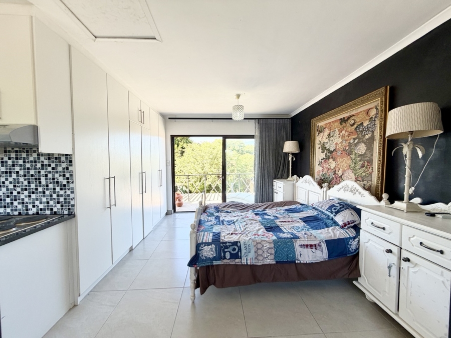 5 Bedroom Property for Sale in Flamingo Vlei Western Cape